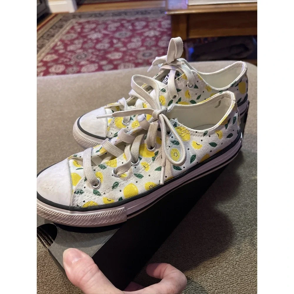 Converse Juniors Chuck Taylor All Star Ox LEMON Size 1 White Lemon Print (AH)